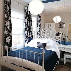 stunning-3-bedroom-townhouse-in-the-heart-of-city.belfasthotelsireland.com/